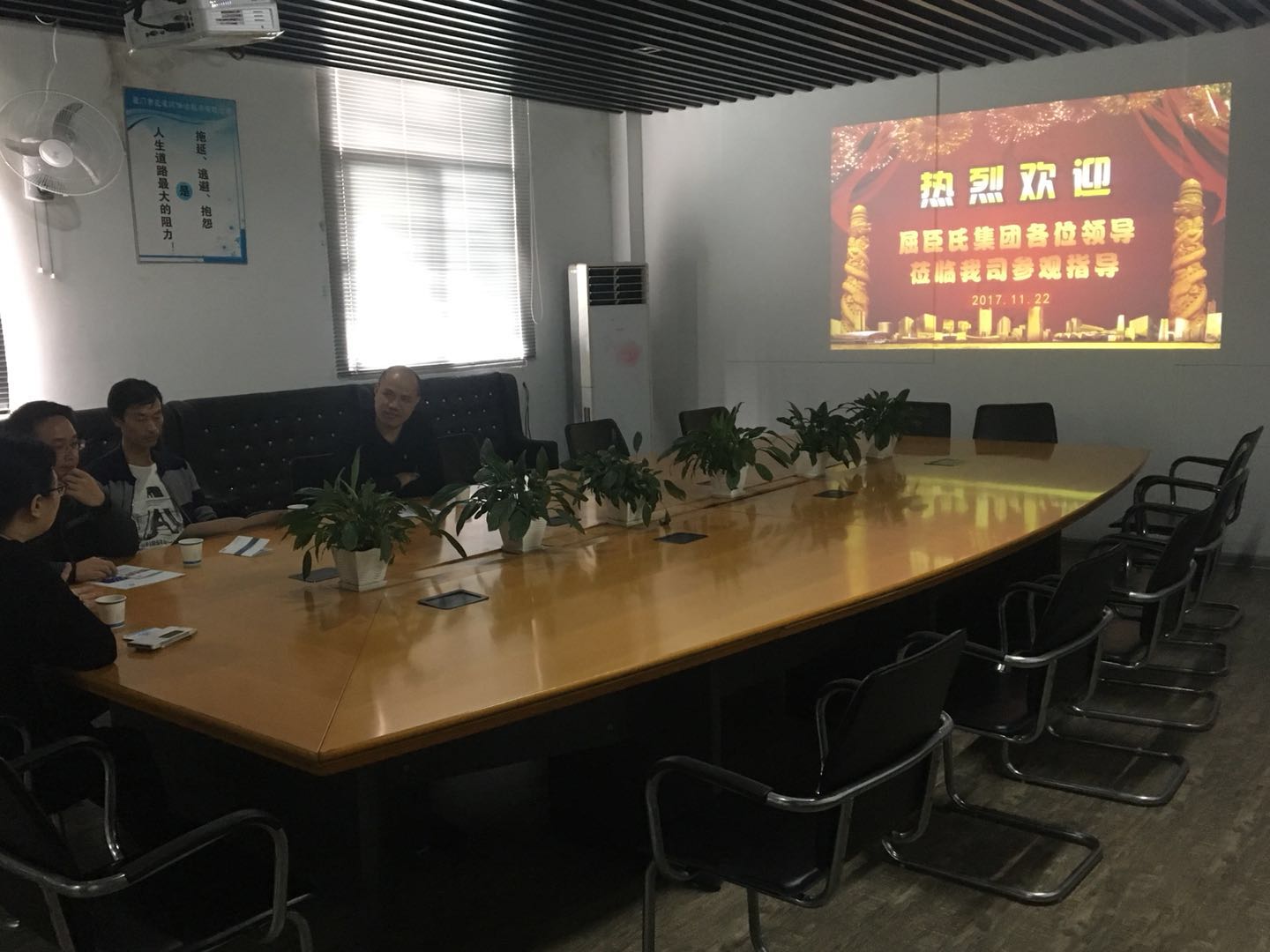 �y�������������������