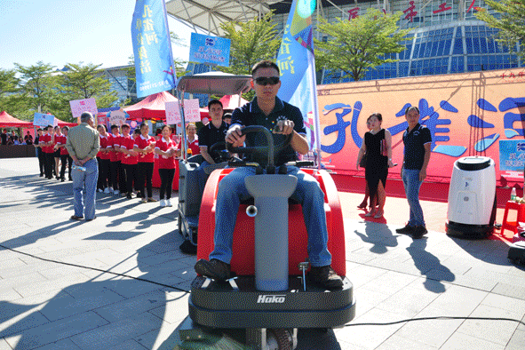 �g��Ц�Z��һ����ʮ�˰���ˇ�R�ψ�������ȸ�������B�T�е����ü�����(ji��)